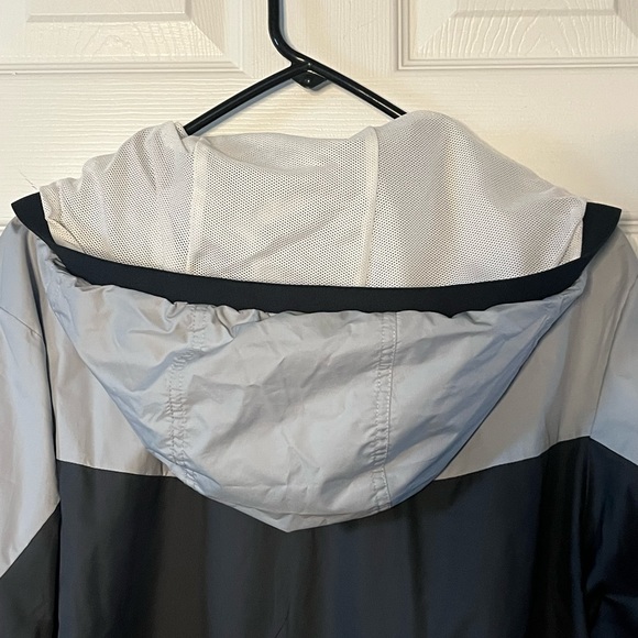 SZ M NIKE hooded zip up tricolor jacket. Black, red and grey. Lightweight - Picture 9 of 9